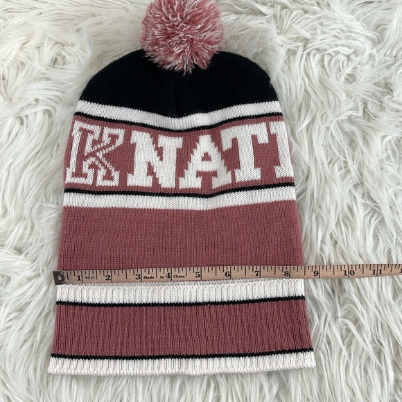 VICTORIA’S SECRET PINK 2 Knit Pom-Pom Beanie Hat Fashion Show PINK NATION - Picture 6 of 16